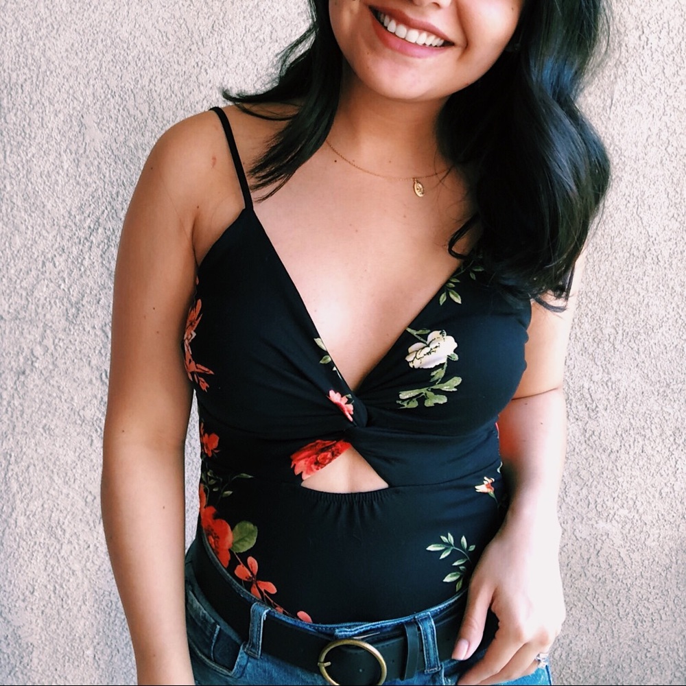 Megan Floral Bodysuit - Picture 5 of 7